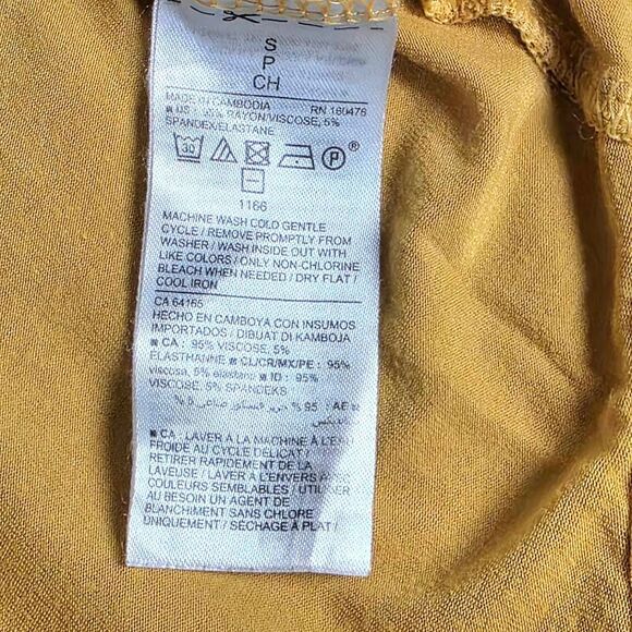 Old Navy Luxe S Mustard Tie Dye Soft Stretch Tee - Picture 5 of 6
